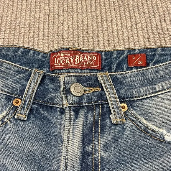 Lucky Brand The Boyfriend Short - Picture 5 of 10